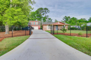 Charming Bluffton Vacation Home with Yard!